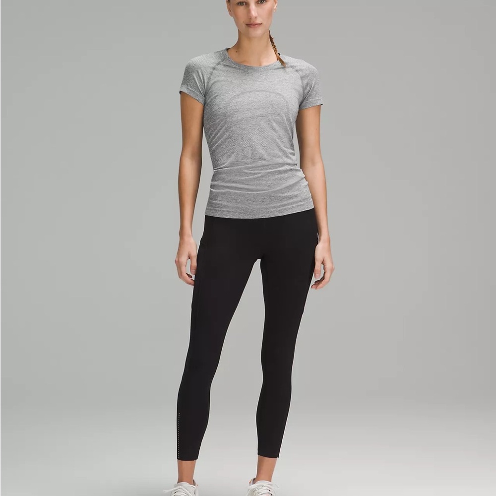Swiftly Tech Short-Sleeve Shirt 2.0
Hip Length
